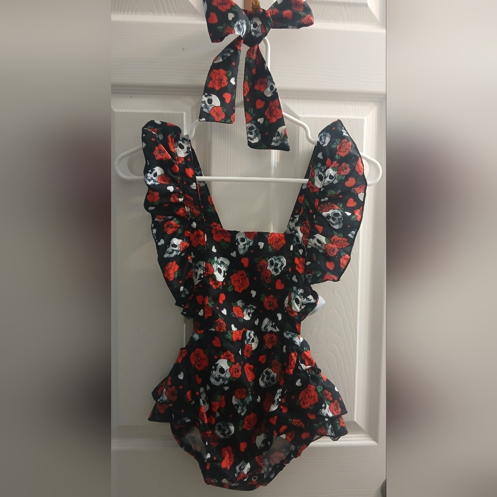 Black and Red Skull Print Baby Romper with Headband ACCEPTING ALL OFFERS